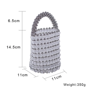 Sac seau fait main avec perles transparentes et accents métalliques argentés pour femmes