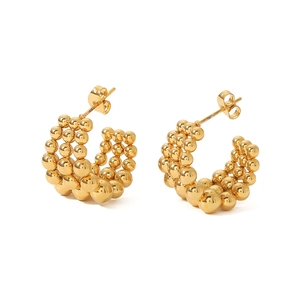 Boucles d'oreilles créoles en forme de C plaquées or 18 carats avec perles dorées