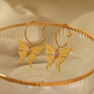 Boucles d'oreilles papillon plaquées or 18k avec zircon rose et anneaux torsadés