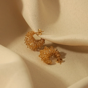 Boucles d'oreilles vintage en acier inoxydable plaqué or 18 carats en forme de C