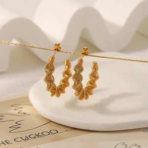 18k gold plated stainless steel twisted spiral C-shaped hoop earrings for women