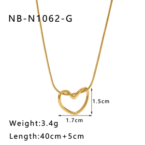 Spécifications de taille pour collier pendentif cœur évidé doré avec mesures