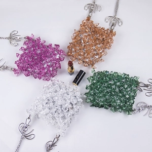 Mini Sac Bandoulière Perlé en Acrylique Fait Main Pour Femme Sac à Main Transparent Pour Rouge à Lèvres Avec Chaîne en Métal à Nœud
