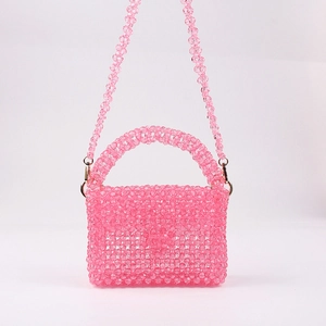 Sac à main chic en perles acryliques roses avec design tissé et bandoulière en perles