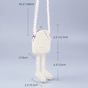Dimensions détaillées du sac perlé avec jambes en perles et fermoir en métal argenté