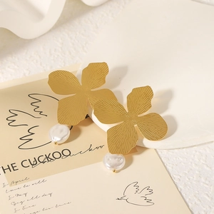French style 18k gold plated four-leaf clover earrings with pearls on decorative card