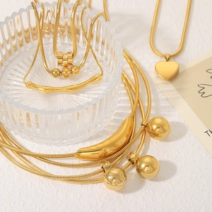 18K Gold Plated Titanium Steel Snake Chain Necklace With Heart Ball Pendant Minimalist Chic Personality Jewelry For Women