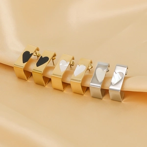 Orecchini A Cerchio A Forma Di C Con Cuore Stile Francese Acciaio Inossidabile Placcato Oro 18K Gioielli Di Moda Donna