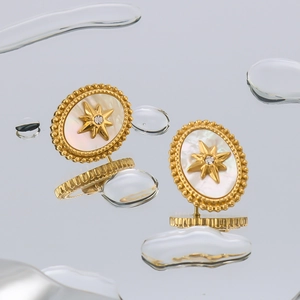 Orecchini vintage in acciaio inossidabile placcato oro 18k con intarsio in madreperla