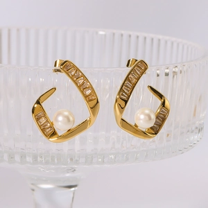 Boucles d'oreilles géométriques plaquées or 18 carats avec perles et zircon sur verre