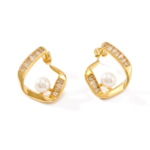 Boucles d'oreilles géométriques dorées 18 carats avec perles et zircons brillants