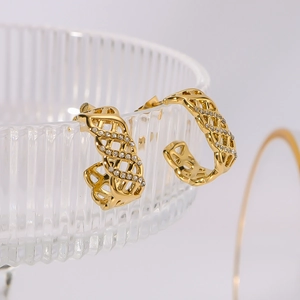 Elegante 18k vergoldete C-förmige Gitterohrringe mit Zirkonia am Glasrand