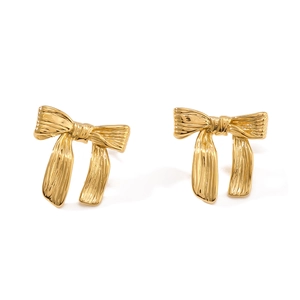 Boucles d'oreilles nœud papillon plaquées or 18k avec design texturé créatif pour femmes