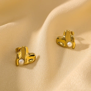 Boucles d'oreilles cœur irrégulier en acier inoxydable doré 18k avec perles blanches