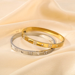 Bracelets en acier inoxydable plaqué or 18 carats avec étoiles ajourées et zircons