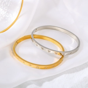 Bracelets coeur élégants en acier inoxydable or 18 carats et argent sur soie