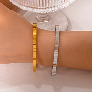 Bracelets plaqués or 18 carats et argent avec texture bloc géométrique