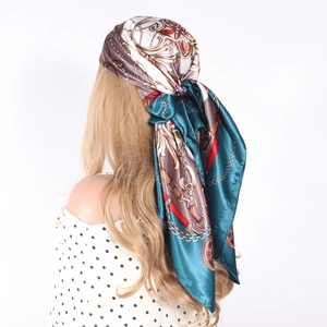 Foulard Carré Élégant En Satin Pour Femmes Imprimé Chaîne Rétro Style Baroque Luxueux Soyeux Hijab Châle
