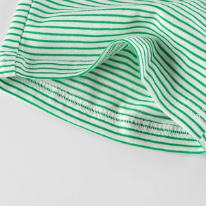 Short pour enfant rayé vert et blanc en maille de coton avec coutures de qualité