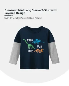 Detail aus weicher Baumwolle mit Dinosaurier-Skelett-Print auf Langarmshirt für Kinder