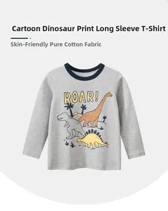 Détail du t-shirt en coton pour enfant avec motif dinosaure dessin animé et texte ROAR