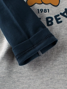 Langärmliges Kinder-T-Shirt in Grau mit marineblauen Ärmeln und Bären-Grafik