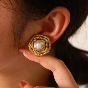 Französische Vintage-Ohrringe in Gold mit Perlen und Zirkonia für klassischen Look