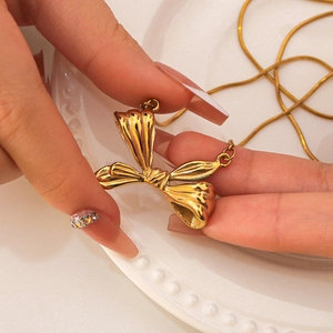 Elegant Bowknot Pendant Necklace 18K Gold Plated Stainless Steel Snake Chain Romantic Jewelry For Women