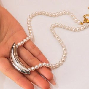 Gebogene Röhre Anhänger Halskette Edelstahl Mit Weißer Künstliche Perlenkette Modeschmuck Für Frauen Eleganter Ins Stil