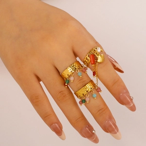 Three-piece gold stainless steel ring set with colorful beads and shell charms for women