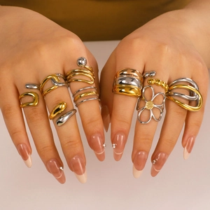 Modern 18K gold plated stainless steel geometric stackable rings with flower design