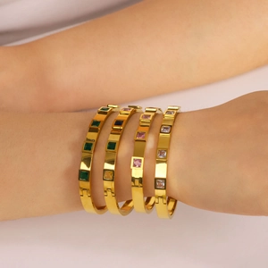Quadratischer Zirkonia Armreif 18K Vergoldet Edelstahl Wasserdicht Hypoallergen Minimalistischer Geometrischer Schmuck Für Damen