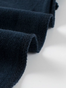 Kinder Sport Hose in Dunkelblau aus Fleece mit weicher Textur und feiner Nahtverarbeitung