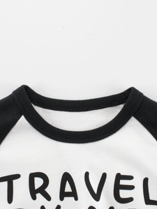 Kids long sleeve raglan T-shirt with TRAVEL print and black contrast sleeves