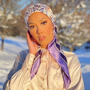 Elegant Floral Print Satin Scarf Large Square Headscarf Satiny Hair Wrap Shawl For Women Retro Baroque Fashion Accessory