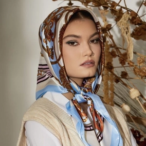Retro Chain Print Satin Imitation Satin Square Scarf Large Luxury Baroque Style Headscarf Hijab Hair Wrap For Women