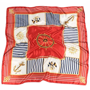 Carré de soie satiné 90cm élégant avec ancres nautiques et motif de gouvernail doré