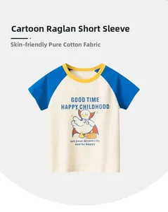 Détail du t-shirt enfant en coton doux avec motif de canard et manches raglan contrastées