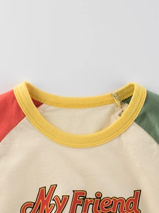 T-shirt raglan pour enfants avec imprimé My Friend et col rond côtelé jaune vif