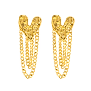Boucles d'oreilles cœur doré avec texture martelée et longues chaînes à franges