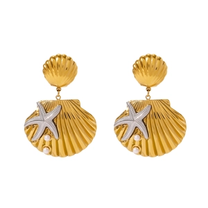 Boucles d'oreilles corail dorées avec étoile de mer argentée et perles style marin