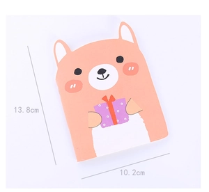 Vista detallada del cuaderno de oso con medidas de 13,8 cm de alto y 10,2 cm de ancho