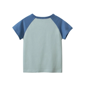 Vue de dos à plat d'un t-shirt raglan pour enfants en coton tricoté bleu et marine