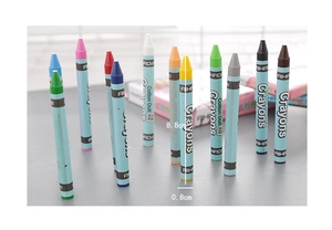 Close-up of 8.8cm colorful crayons for children showing paper wrap and 0.8cm diameter