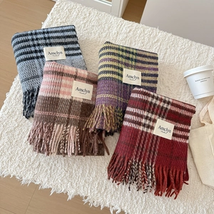 Écharpes épaisses en laine à carreaux avec pompons en quatre motifs colorés