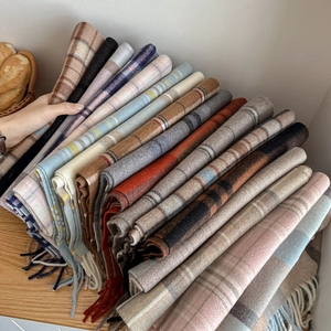 Classic British plaid wool scarves with tassels in multiple colors for autumn and winter
