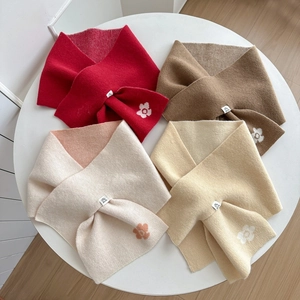 Women's Korean Style Knitted Scarf Acrylic Soft Warm Neck Warmer Cross-over Camellia Floral Pattern Winter Daily Scarf
