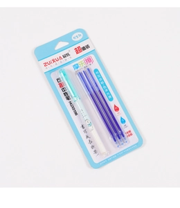 Détail du set de stylo gel effaçable 0,5mm avec motif d'ours et cartouches bleues