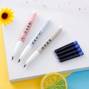 Three-piece macaron pastel fountain pen set with four blue ink cartridges for students