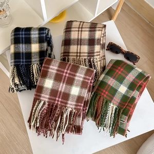 Classic plaid tassel scarves in cashmere-feel fabric for winter warmth and fashion